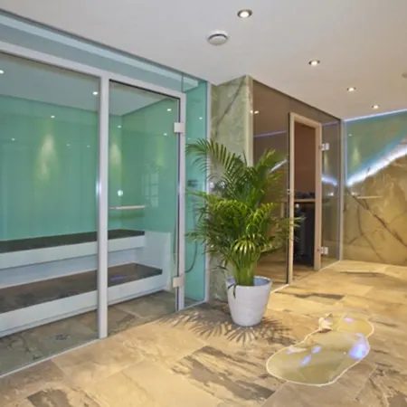 Arnika Garni ホテル 4*